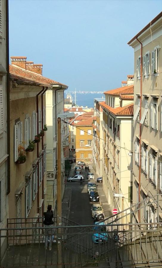 Casa Antica - Historical Apartment In Old City Center Trieste Exterior photo